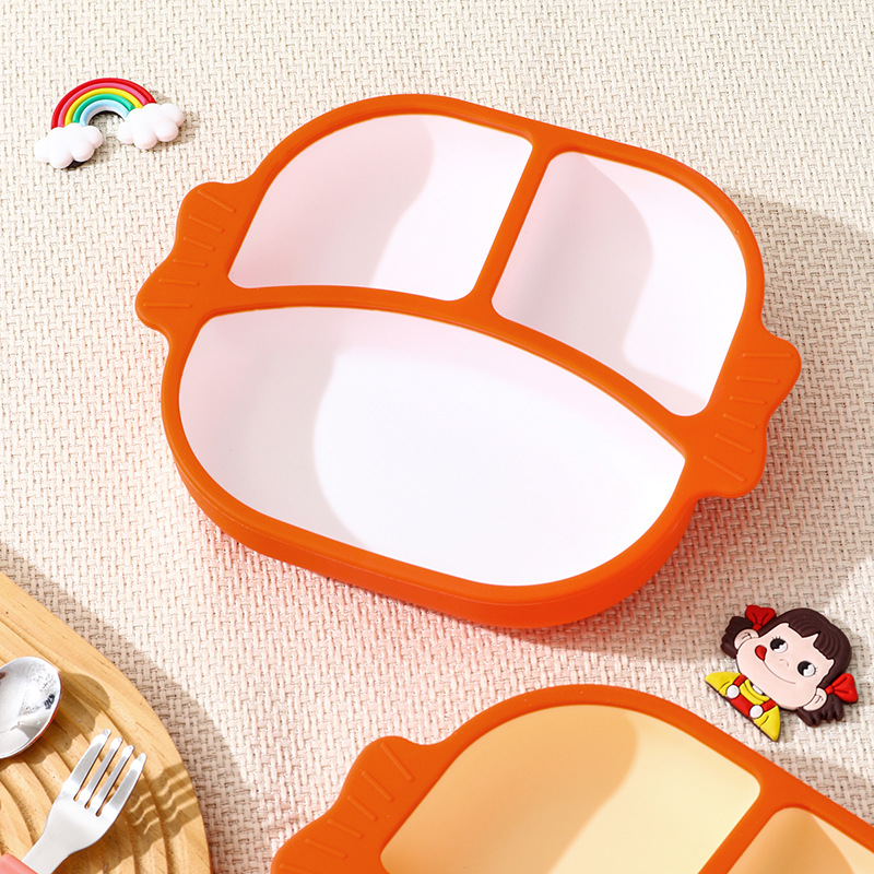 婴儿卡通硅胶餐盘宝宝吃饭食品级吸盘一体式双色硅胶儿童餐盘碗