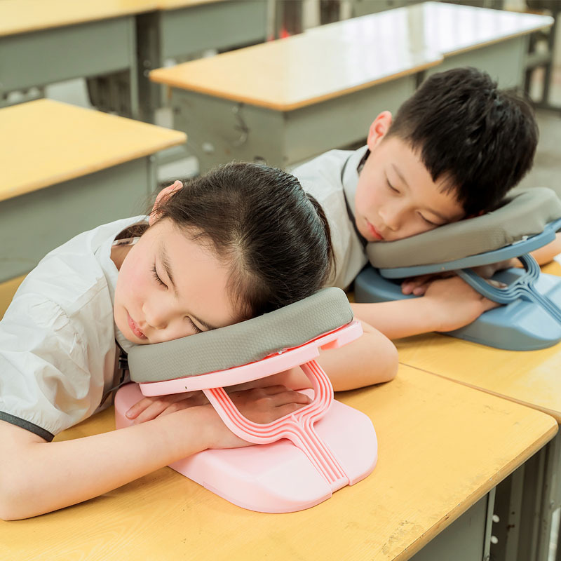 儿童午睡枕趴睡枕小学生桌上抱枕2022新款可折叠儿童记忆