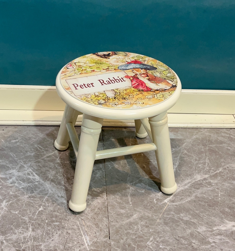 北欧家用小凳子客厅门口换鞋凳可爱实原木儿童卡通艺术矮板圆凳椅